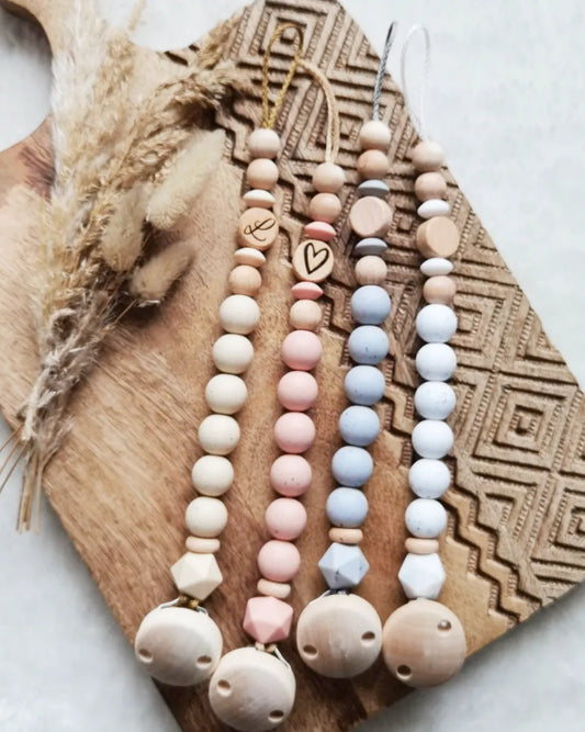 Schnullerkette "Lina" mit Initialien Gravur